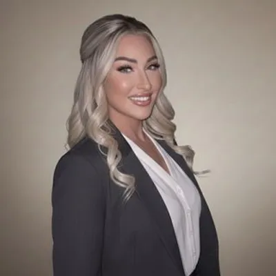 Dr. Danielle DeSantis, PsyD, LMFT, Clinical Psychologist in Cranston, RI — therapist at ThriveTalk