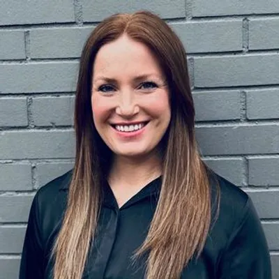 Dr. Kelsey Shelton